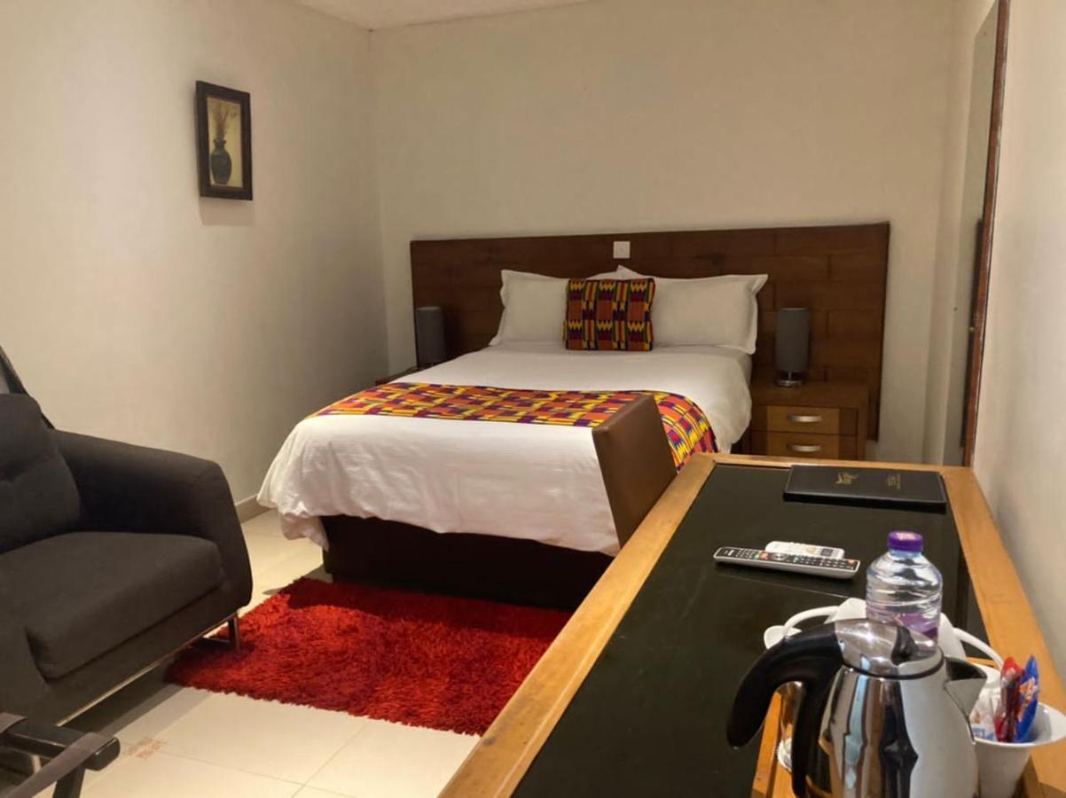 Airport West Hotel Accra Ngoại thất bức ảnh