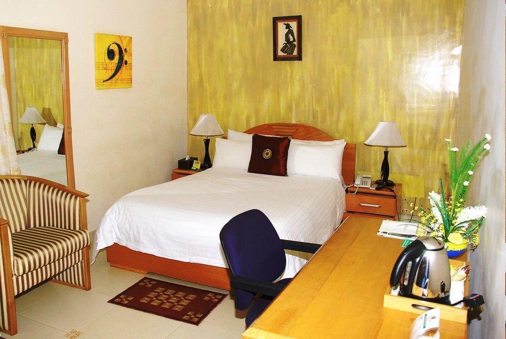 Airport West Hotel Accra Ngoại thất bức ảnh