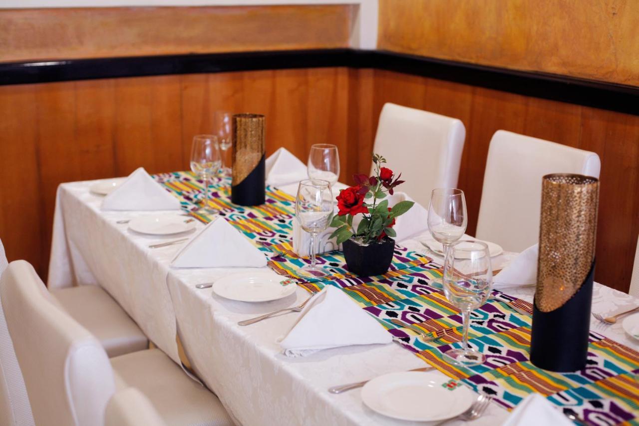 Airport West Hotel Accra Ngoại thất bức ảnh